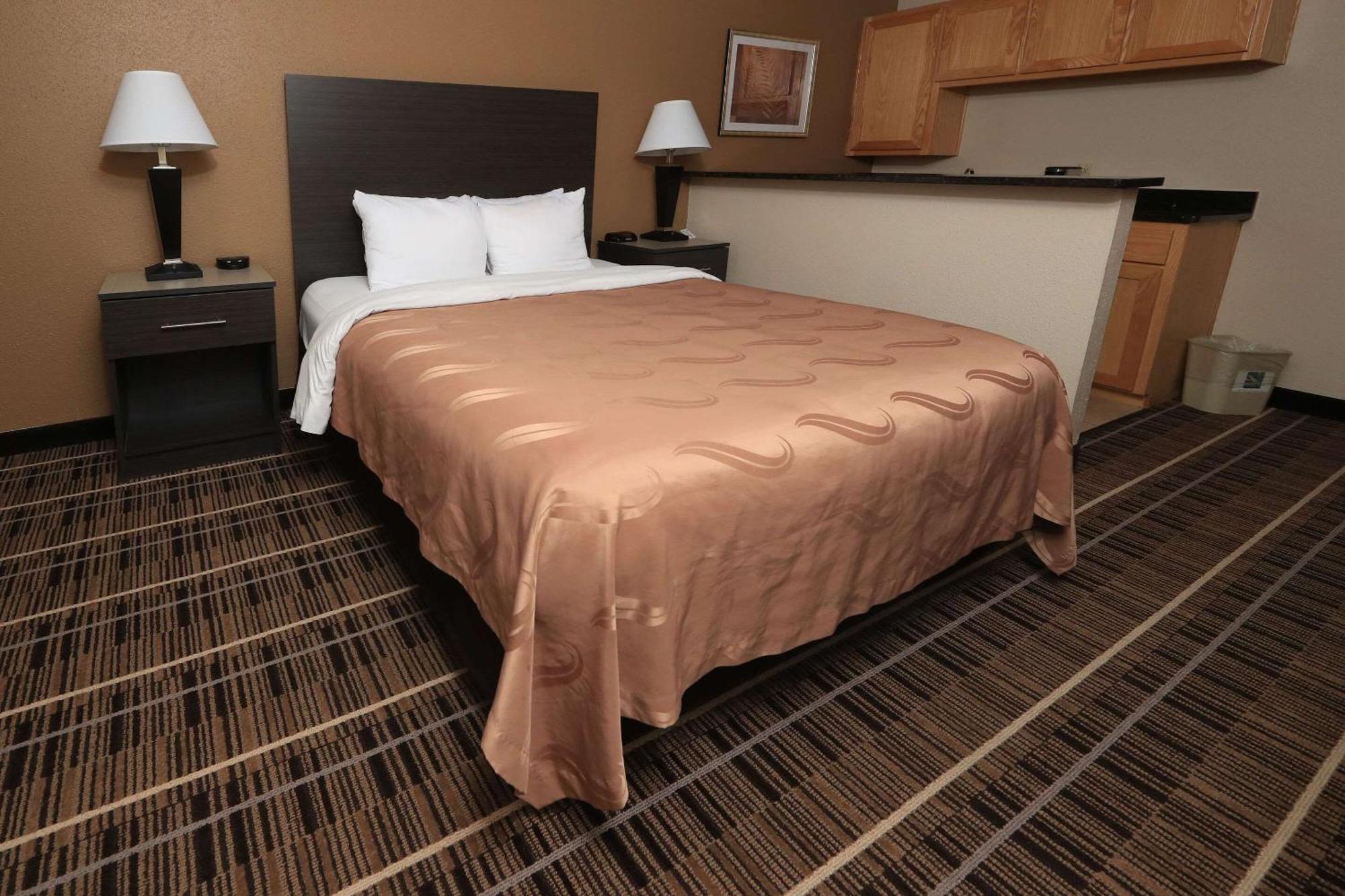Quality Dfw Airport North - 2* Irving